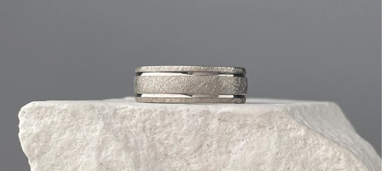 Серебряные кольца: как выбрать, носить и сохранить украшение на годы