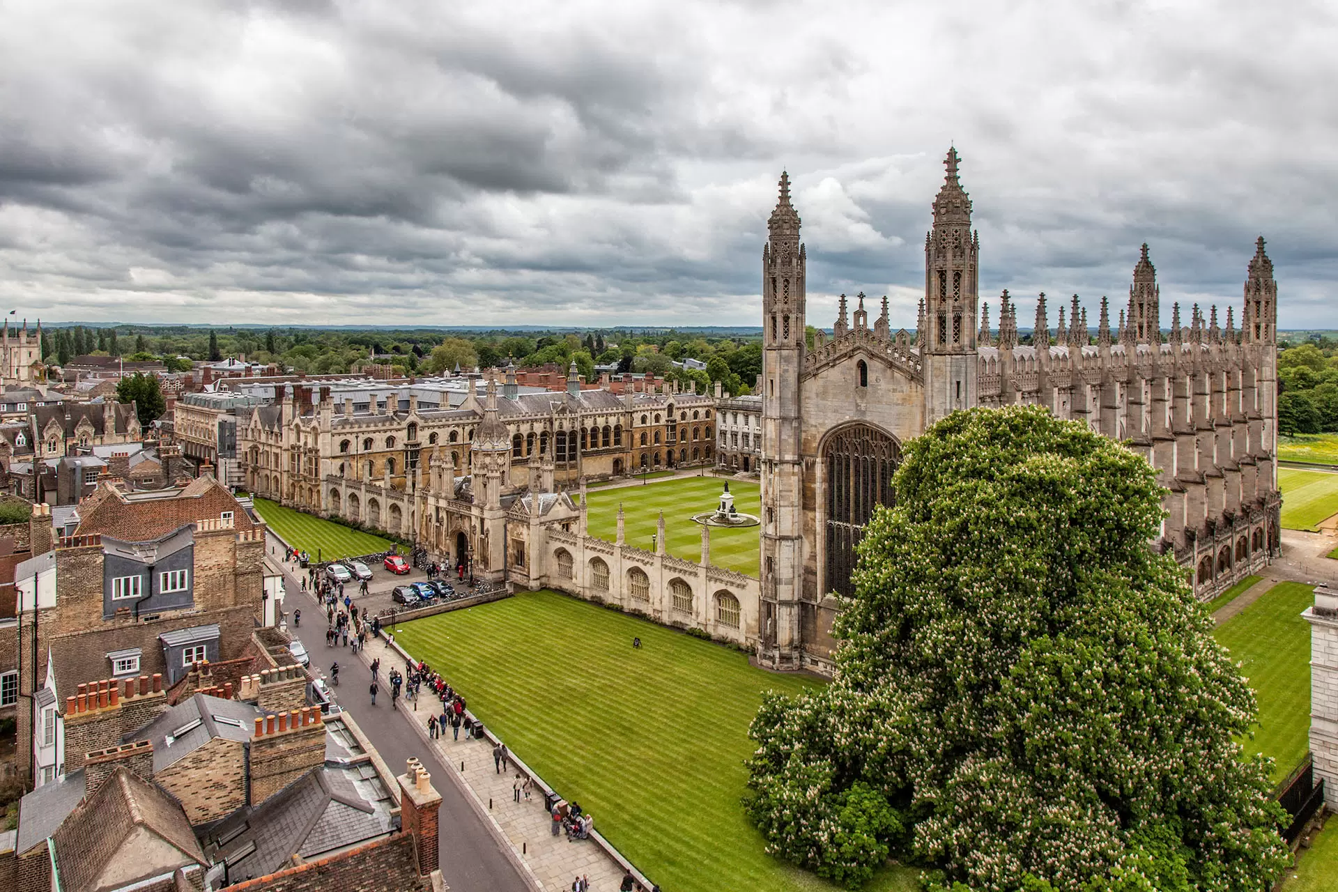 Поступить в европейский университет - пошаговый разбор для тех, кто устал теряться в информационном хаосе